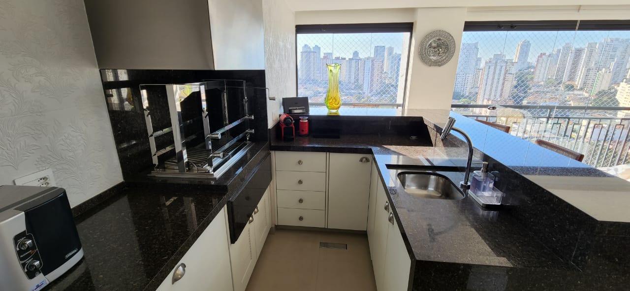 Apartamento de alto padrão no Bosque da Saúde